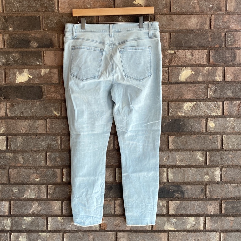 LOFT Skinny Ankle Jeans - Picture 12 of 12